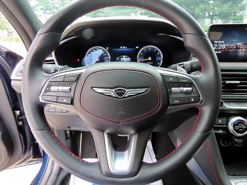 제네시스 G70 더 뉴 G70 가솔린 3.3T 4WD 스포츠 패키지 이미지 8