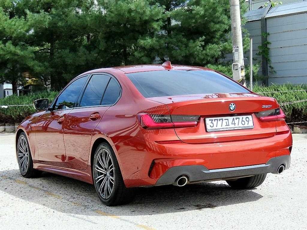 BMW 3시리즈 3시리즈 (G20) 320i M 스포츠 이미지 3