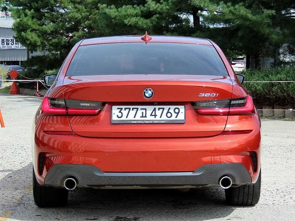 BMW 3시리즈 3시리즈 (G20) 320i M 스포츠 이미지 4