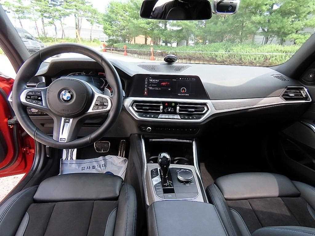 BMW 3시리즈 3시리즈 (G20) 320i M 스포츠 이미지 7