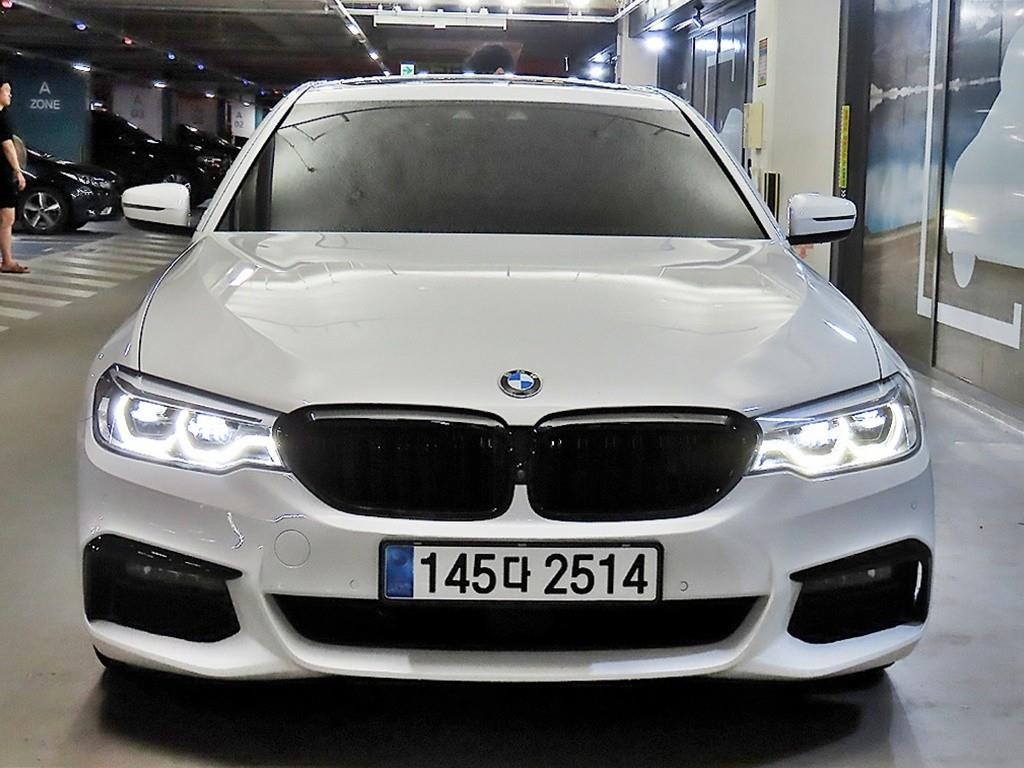 BMW 5시리즈 5시리즈 (G30) 520d xDrive M 스포츠 플러스 이미지 2