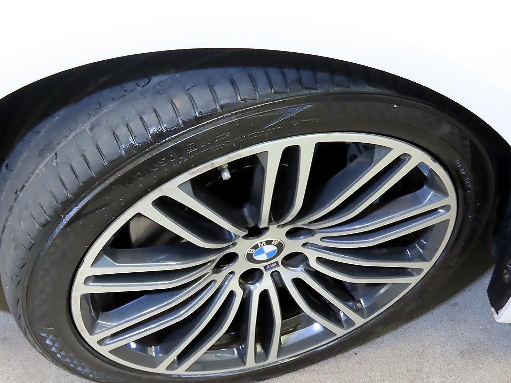 BMW 5시리즈 5시리즈 (G30) 520d xDrive M 스포츠 플러스 이미지 20