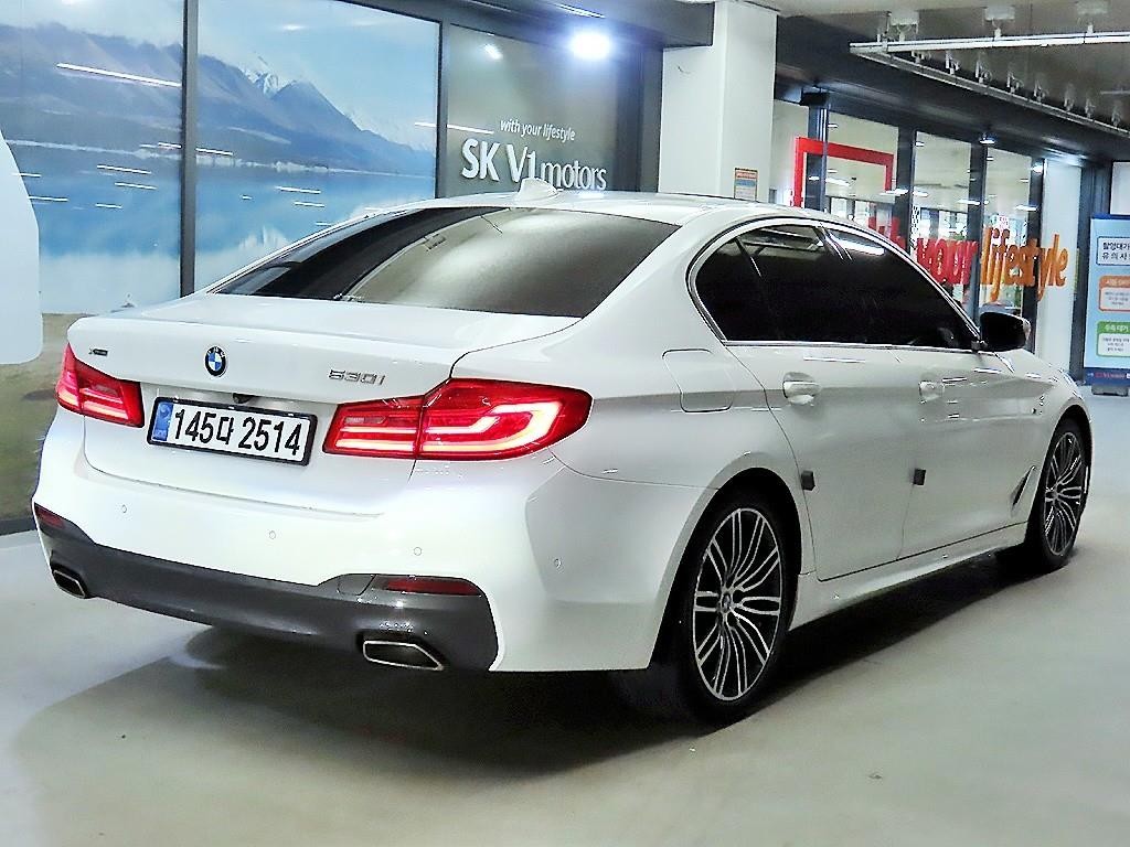 BMW 5시리즈 5시리즈 (G30) 520d xDrive M 스포츠 플러스 이미지 4