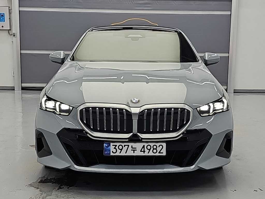 BMW 5시리즈 5시리즈 (G60) 530i xDrive M 스포츠 이미지 2