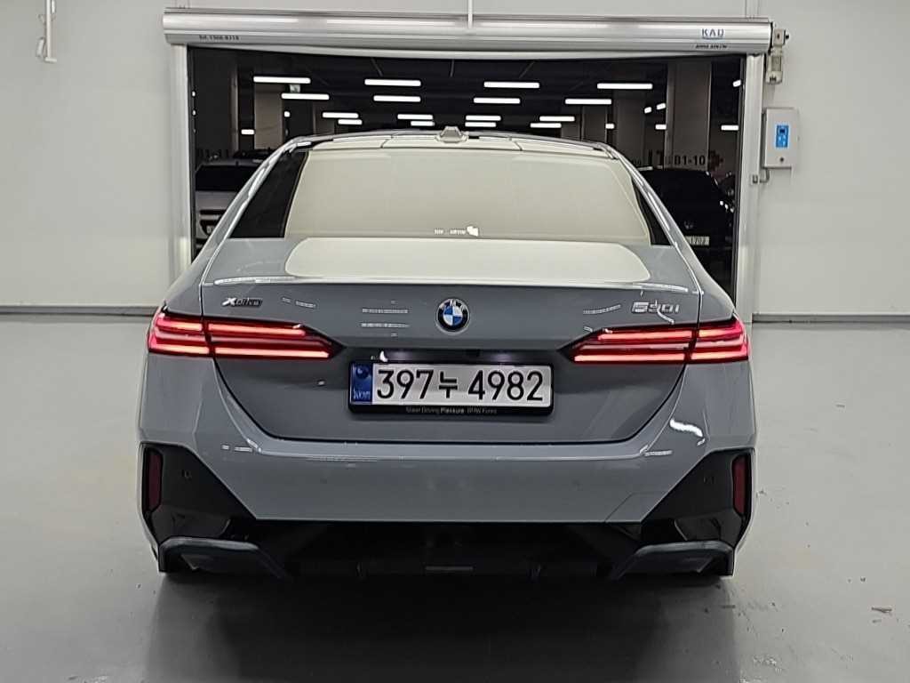 BMW 5시리즈 5시리즈 (G60) 530i xDrive M 스포츠 이미지 3
