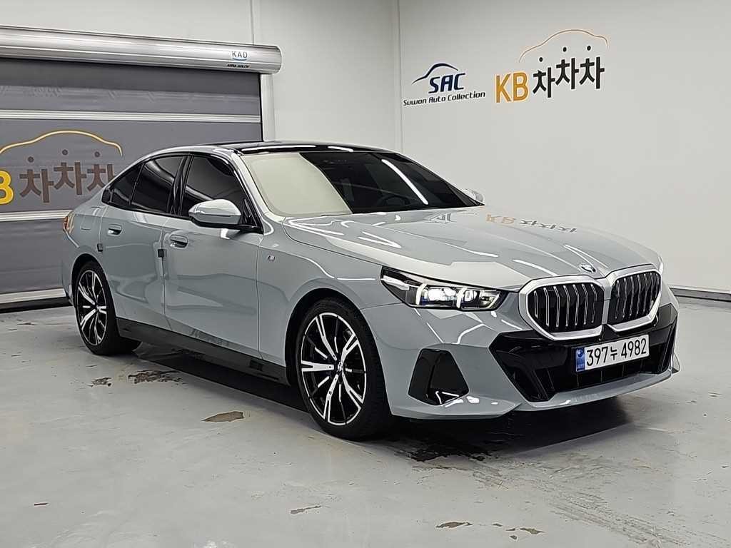 BMW 5시리즈 5시리즈 (G60) 530i xDrive M 스포츠 이미지 4