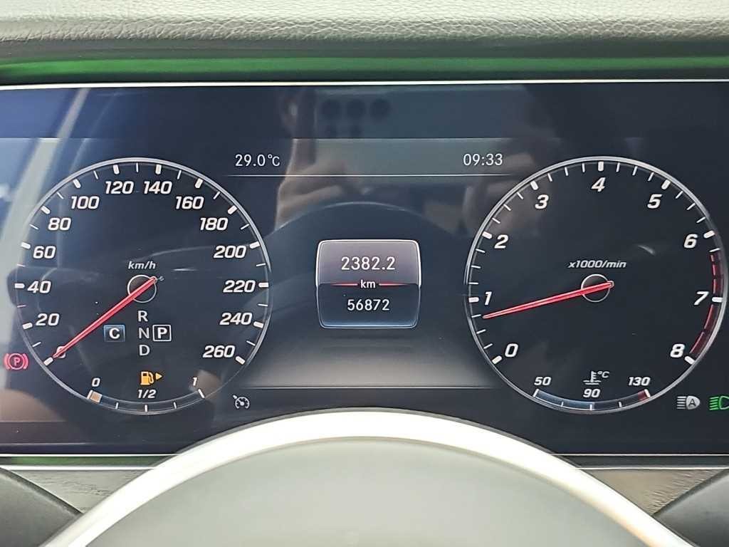 벤츠 E 클래스 E-클래스 W213 E300 4MATIC 아방가르드 이미지 6