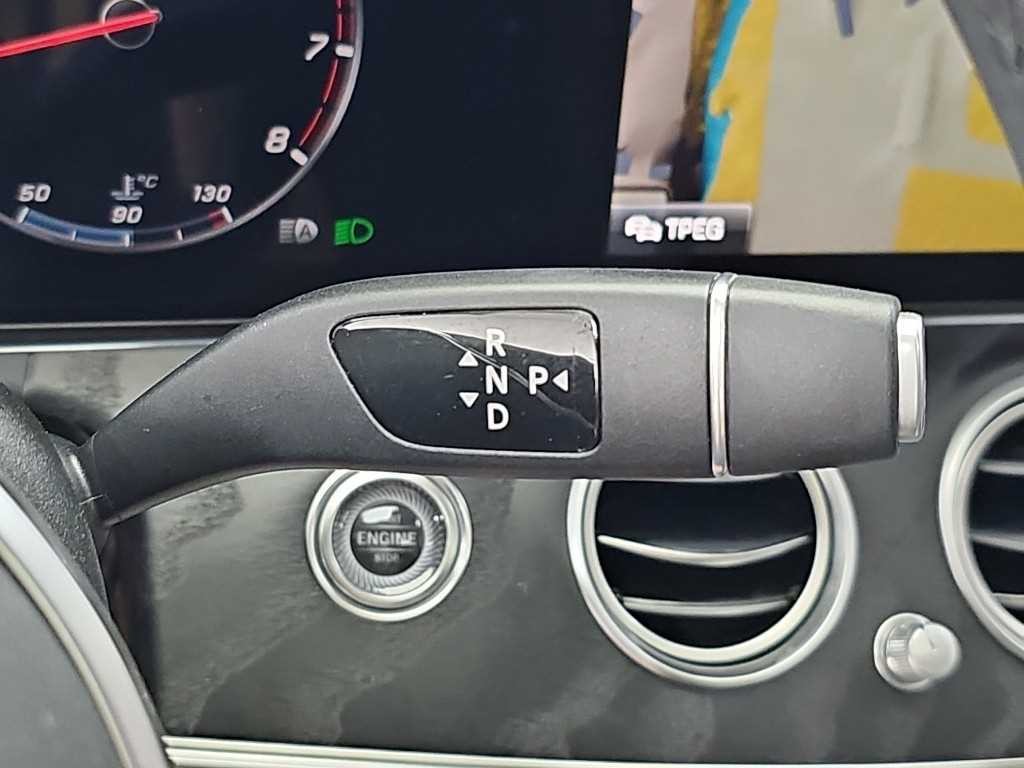 벤츠 E 클래스 E-클래스 W213 E300 4MATIC 아방가르드 이미지 8