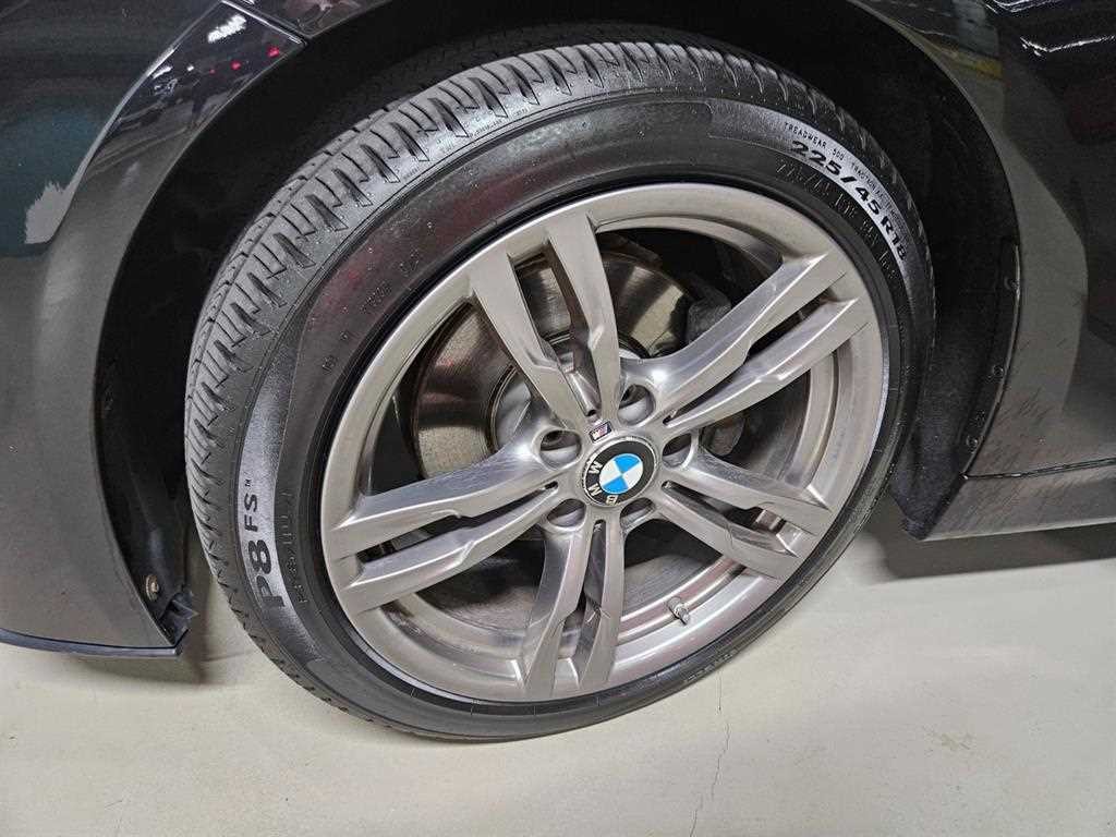 BMW 3시리즈 3시리즈 (F30) 320d 투어링 M 퍼포먼스 에디션 이미지 17