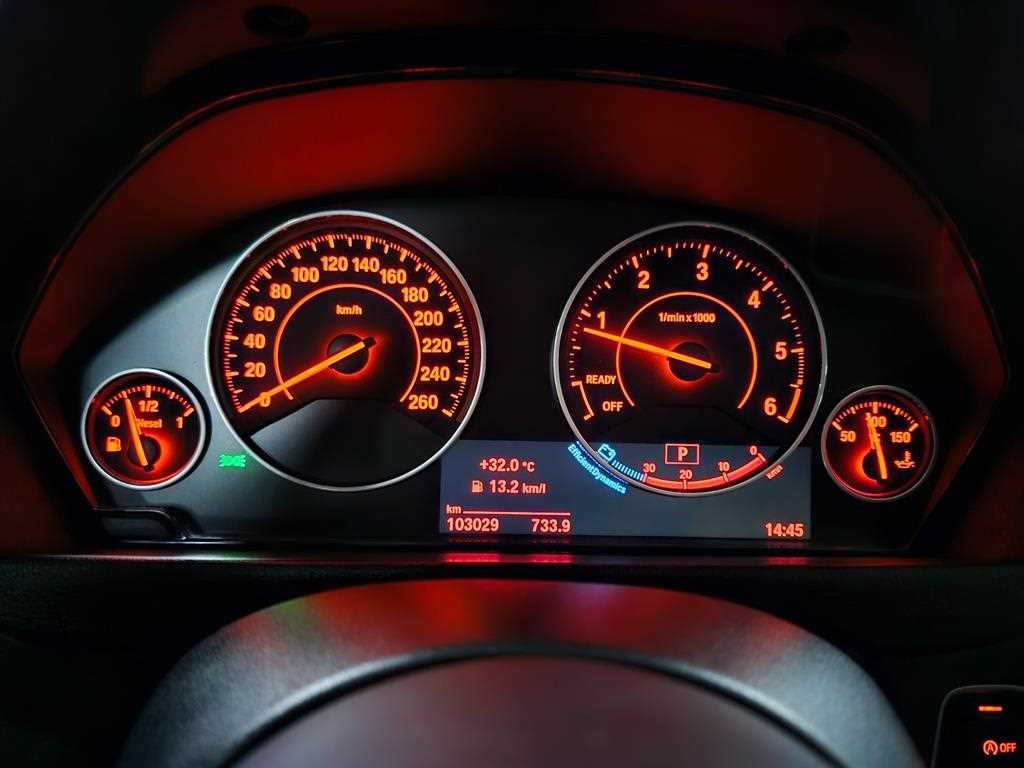 BMW 3시리즈 3시리즈 (F30) 320d 투어링 M 퍼포먼스 에디션 이미지 8