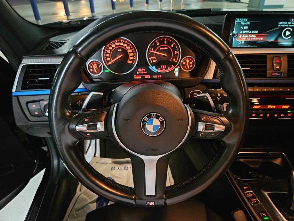 BMW 3시리즈 3시리즈 (F30) 320d 투어링 M 퍼포먼스 에디션 이미지 9