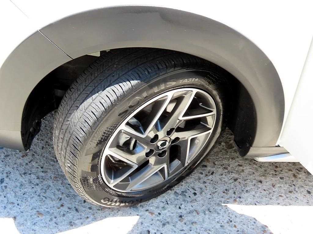 KG모빌리티(쌍용) 티볼리 더 뉴 티볼리 4WD 가솔린 1.5 V7 이미지 20