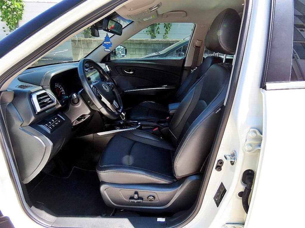 KG모빌리티(쌍용) 티볼리 더 뉴 티볼리 4WD 가솔린 1.5 V7 이미지 5