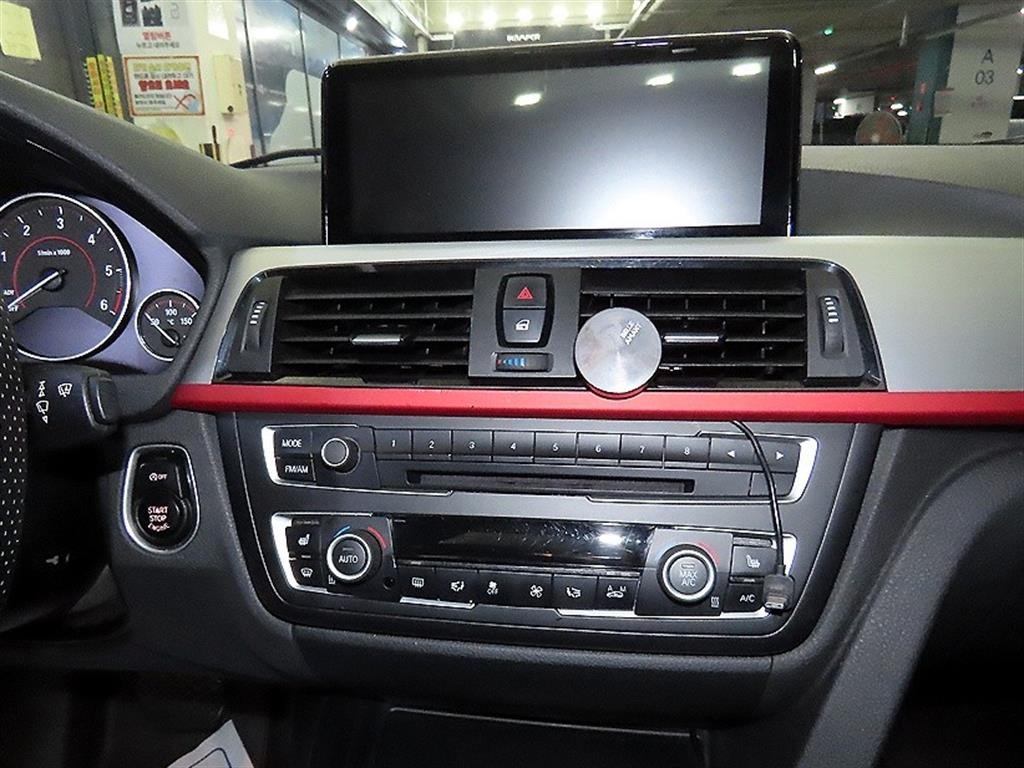 BMW 3시리즈 3시리즈 (F30) 320d 이미지 11