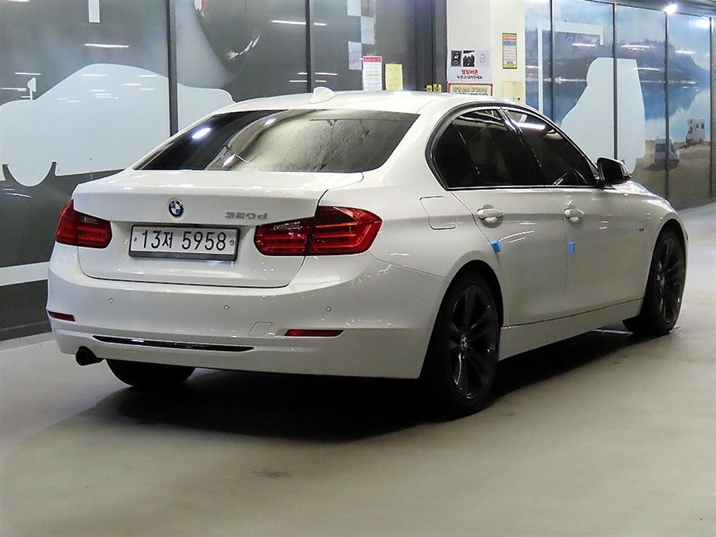 BMW 3시리즈 3시리즈 (F30) 320d 이미지 4