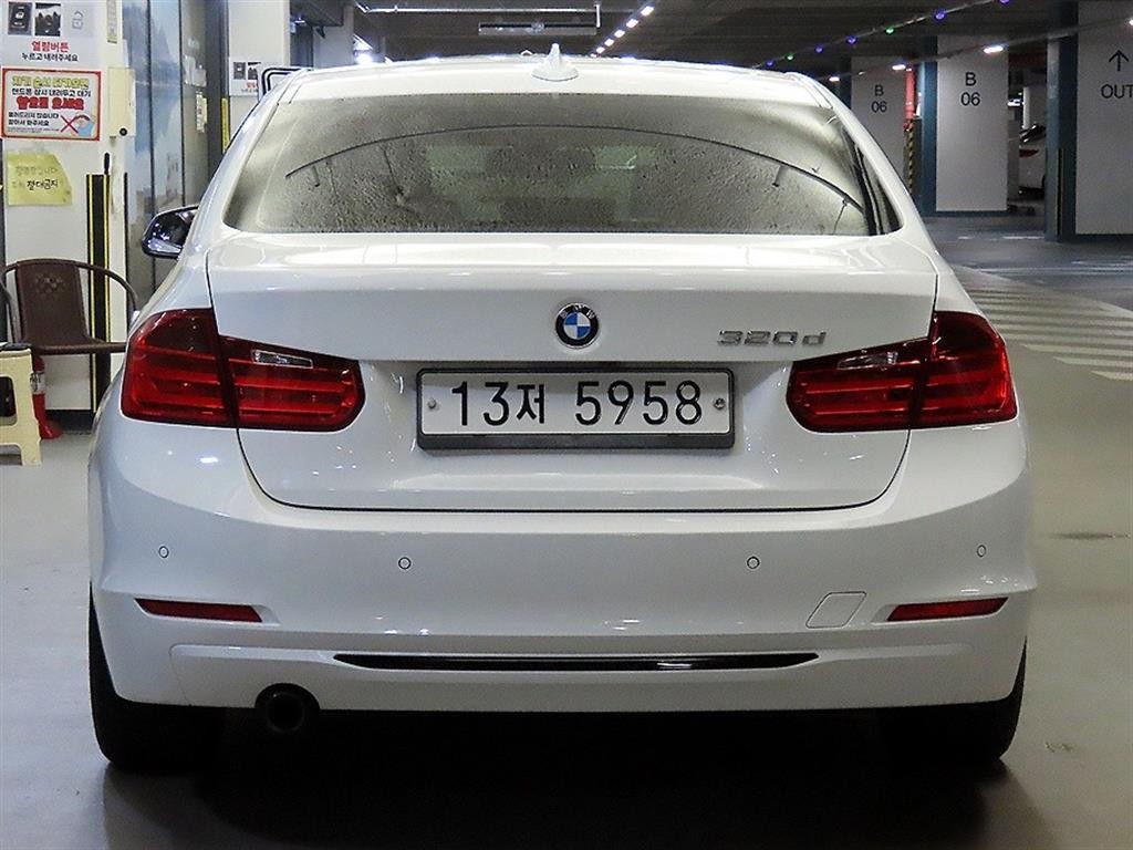 BMW 3시리즈 3시리즈 (F30) 320d 이미지 5