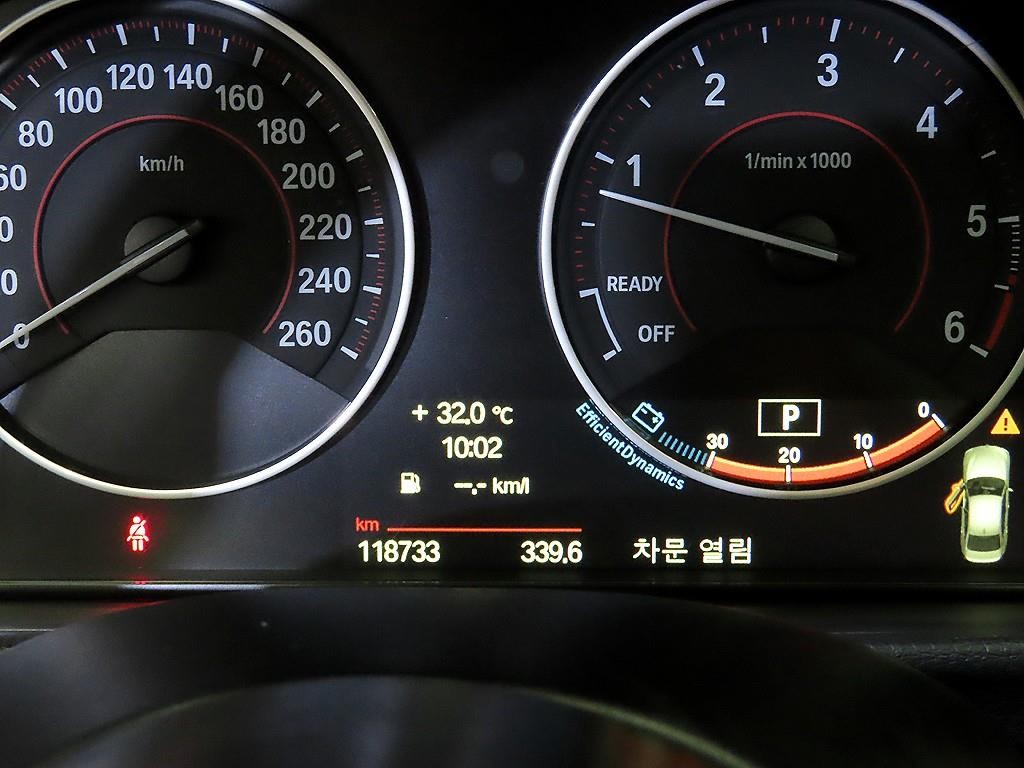 BMW 3시리즈 3시리즈 (F30) 320d 이미지 9