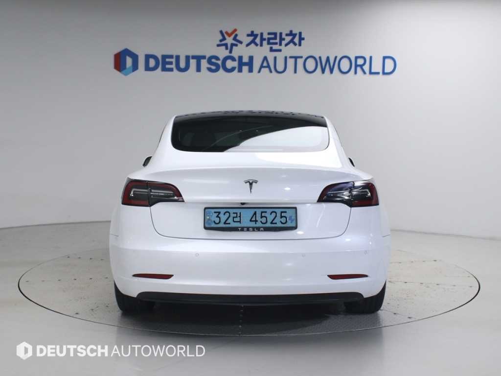 테슬라 모델 3 RWD 이미지 4