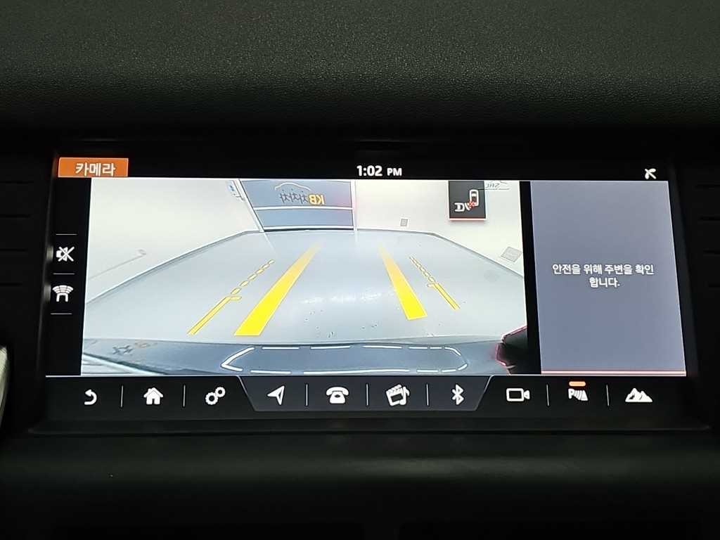 랜드로버 디스커버리 스포츠 2.0 TD4 SE 이미지 15