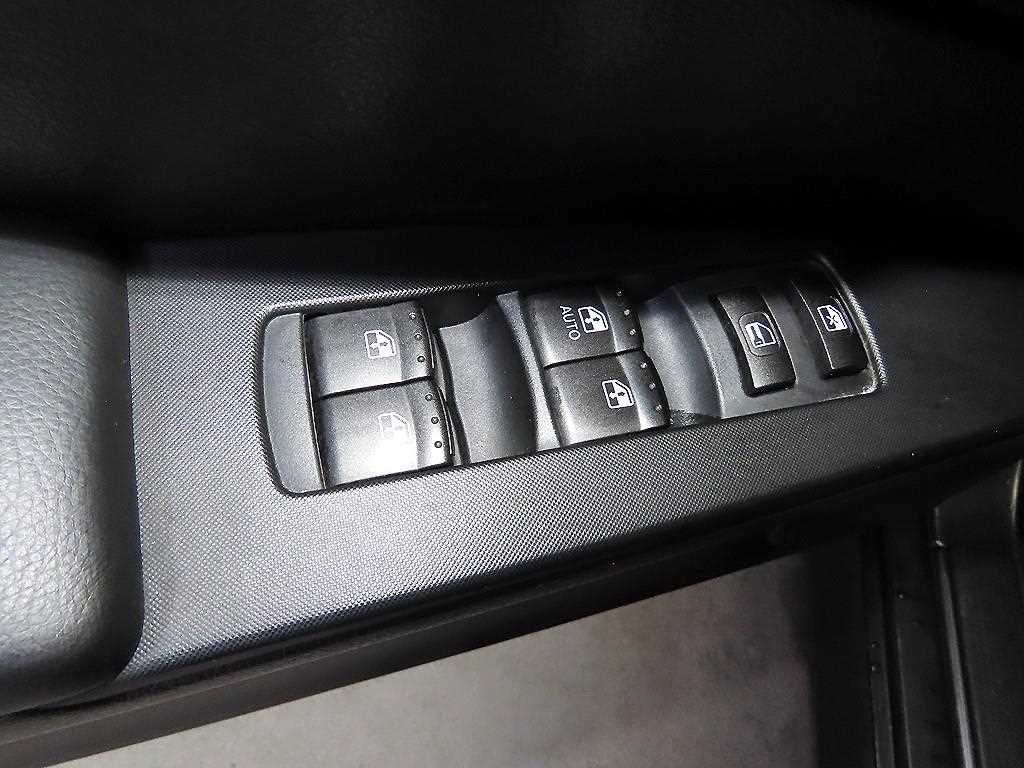 KG모빌리티(쌍용) 코란도 더뉴코란도스포츠 CX5(2WD) 패션 이미지 13