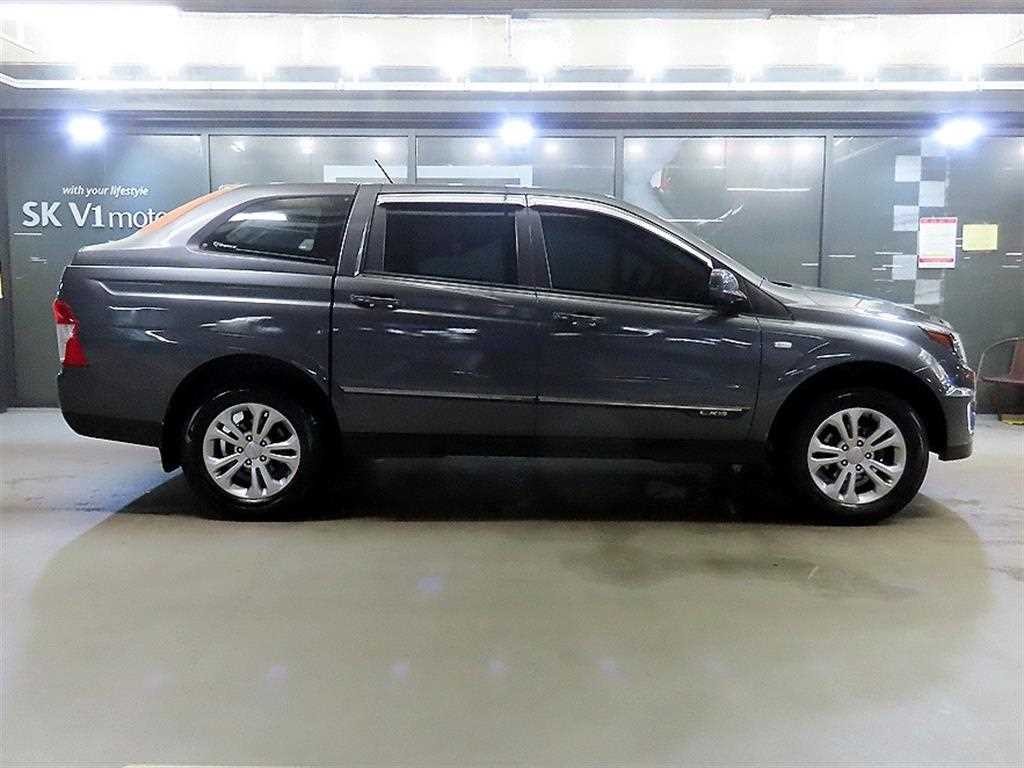KG모빌리티(쌍용) 코란도 더뉴코란도스포츠 CX5(2WD) 패션 이미지 3