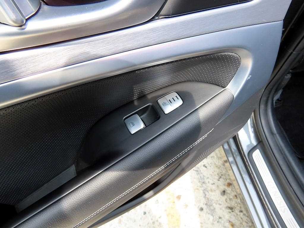 제네시스 G70 2.0T 슈프림 이미지 17
