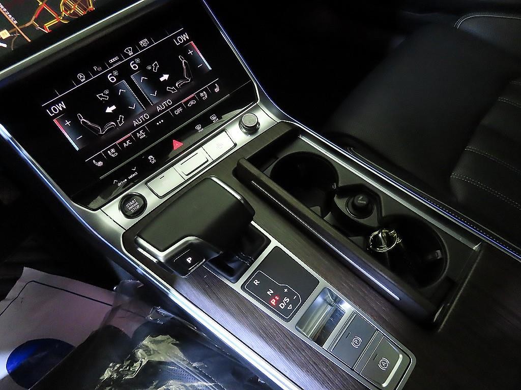 아우디 A6 A6 (C8) 45 TFSI 프리미엄 이미지 12