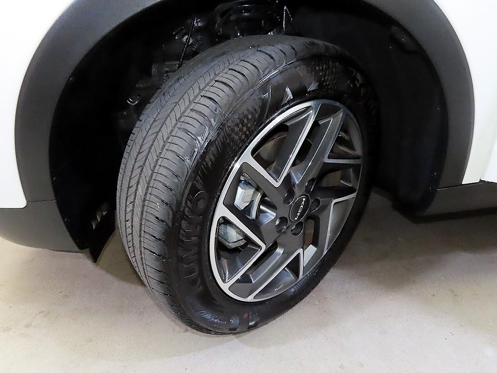 KG모빌리티(쌍용) 티볼리 더 뉴 티볼리 2WD 가솔린 1.6 V3 이미지 20