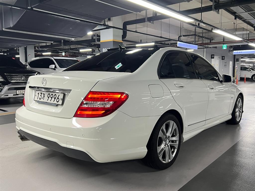 벤츠 C 클래스 C클래스 W204 C200 CGI 아방가르드 이미지 3