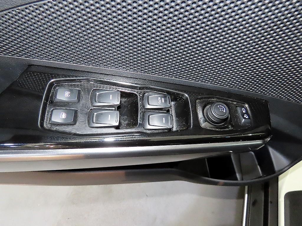KG모빌리티(쌍용) 티볼리 더 뉴 티볼리 2WD 가솔린 1.5 V7 이미지 13