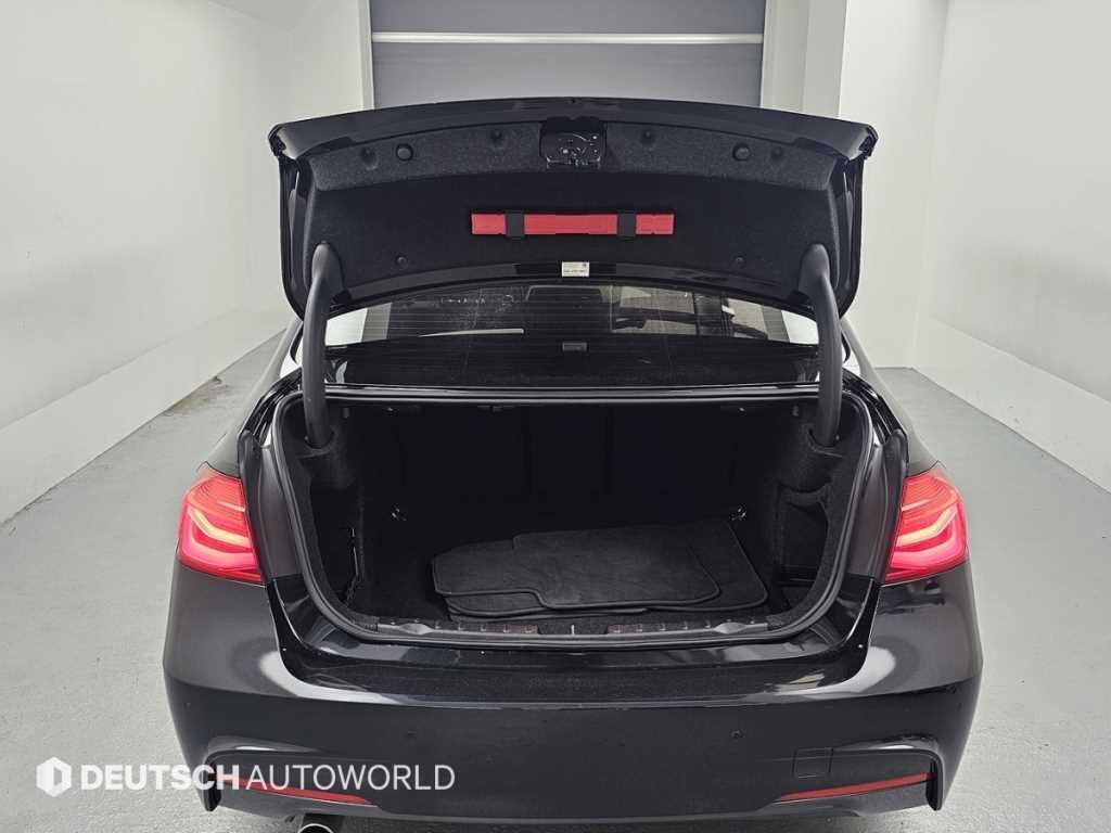 BMW 3시리즈 3시리즈 (F30) 320i M 스포츠 이미지 19