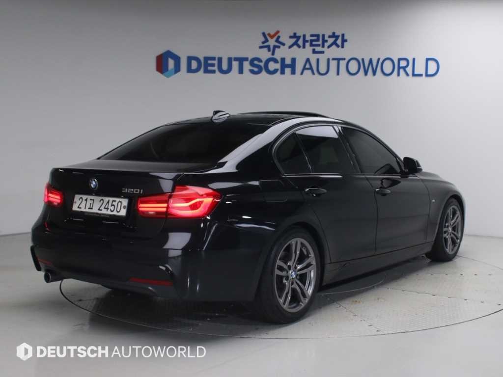 BMW 3시리즈 3시리즈 (F30) 320i M 스포츠 이미지 2