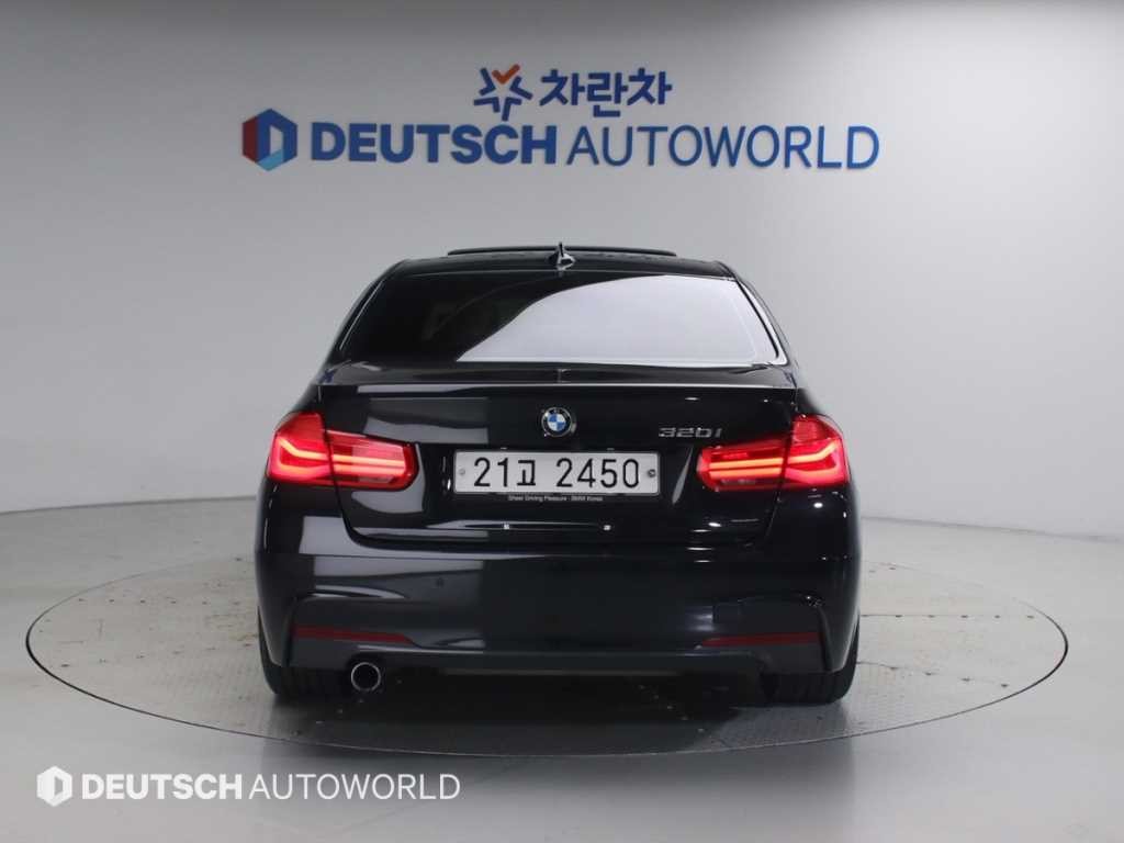 BMW 3시리즈 3시리즈 (F30) 320i M 스포츠 이미지 4