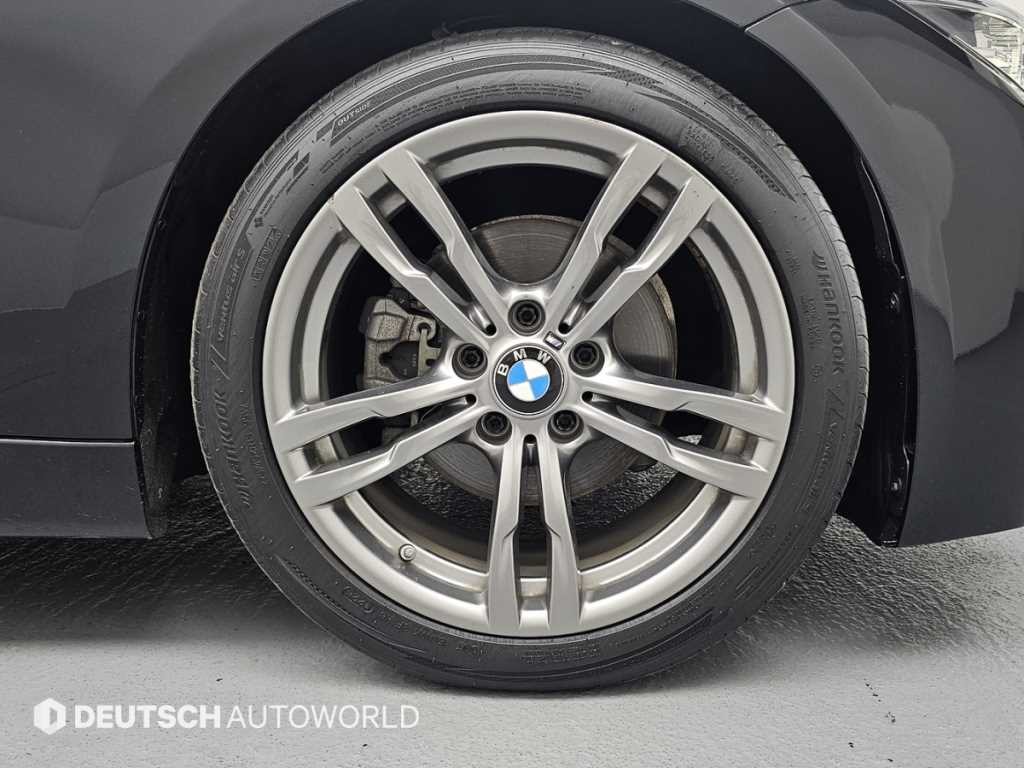 BMW 3시리즈 3시리즈 (F30) 320i M 스포츠 이미지 5