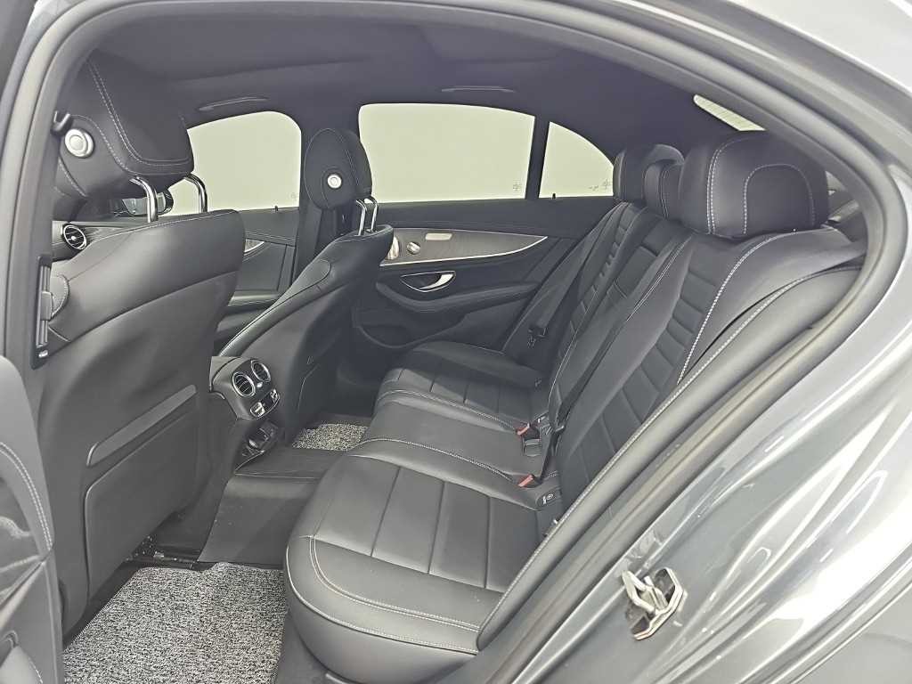 벤츠 E 클래스 E-클래스 W213 E350 4MATIC AMG LINE 이미지 12