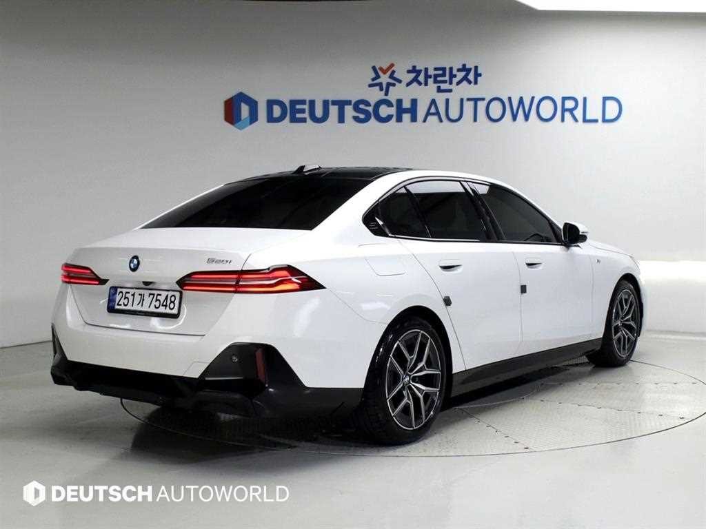 BMW 5시리즈 5시리즈 (G60) 520i M 스포츠 이미지 2