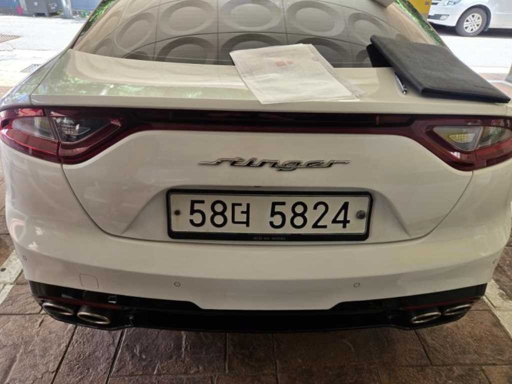 기아 스팅어 가솔린 2.0 터보 2WD 플래티넘 이미지 2