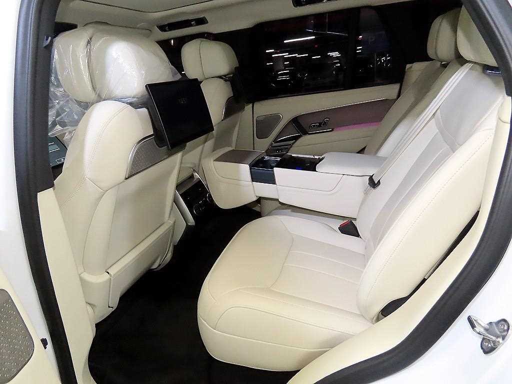 랜드로버 레인지로버 레인지로버 5세대 3.0 P550e SWB 오토바이오그래피 이미지 7