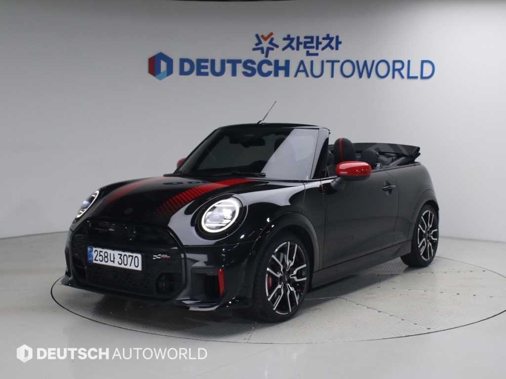 미니 쿠퍼 컨버터블 컨버터블 (F67) JCW 이미지 1