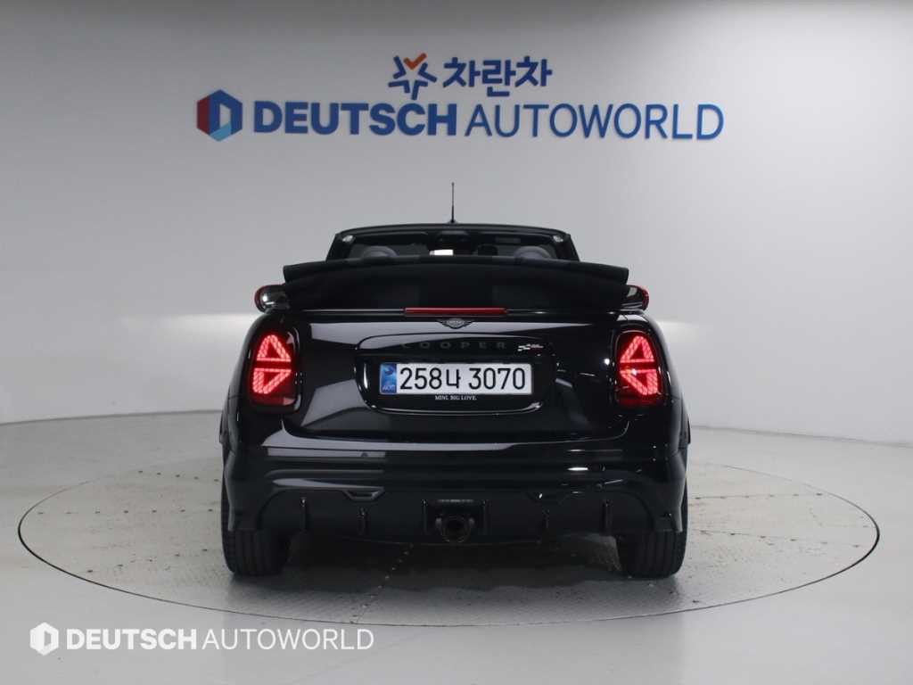 미니 쿠퍼 컨버터블 컨버터블 (F67) JCW 이미지 4