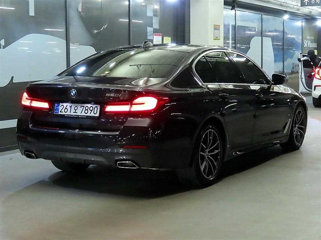 BMW 5시리즈 5시리즈 (G30) 520i M 스포츠 이미지 5