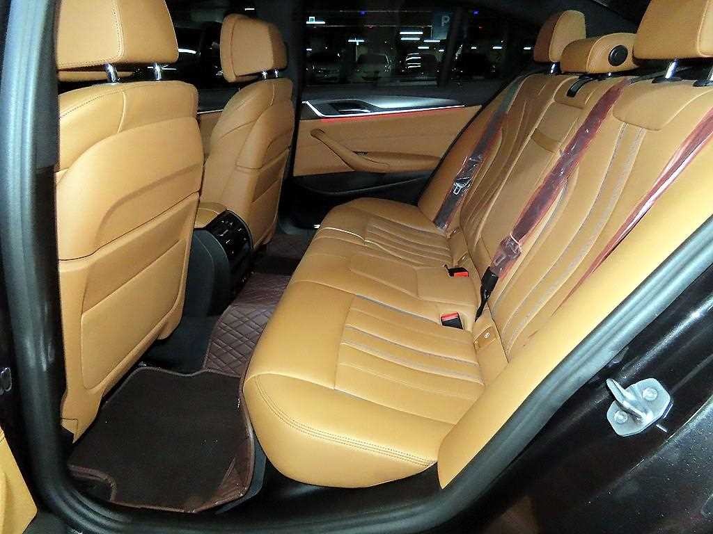 BMW 5시리즈 5시리즈 (G30) 520i M 스포츠 이미지 8