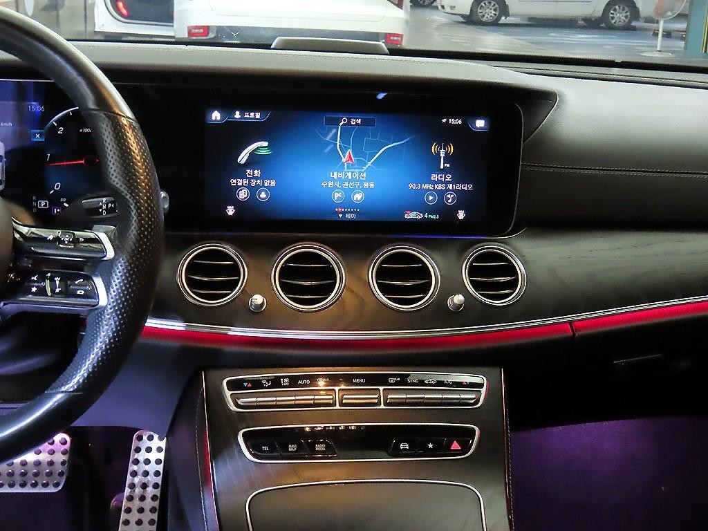 벤츠 E 클래스 E-클래스 W213 E220d 4MATIC AMG라인 이미지 11