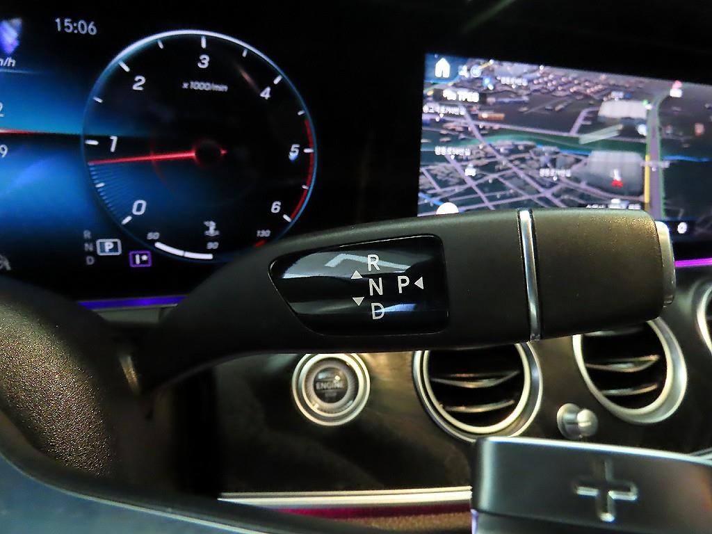 벤츠 E 클래스 E-클래스 W213 E220d 4MATIC AMG라인 이미지 12