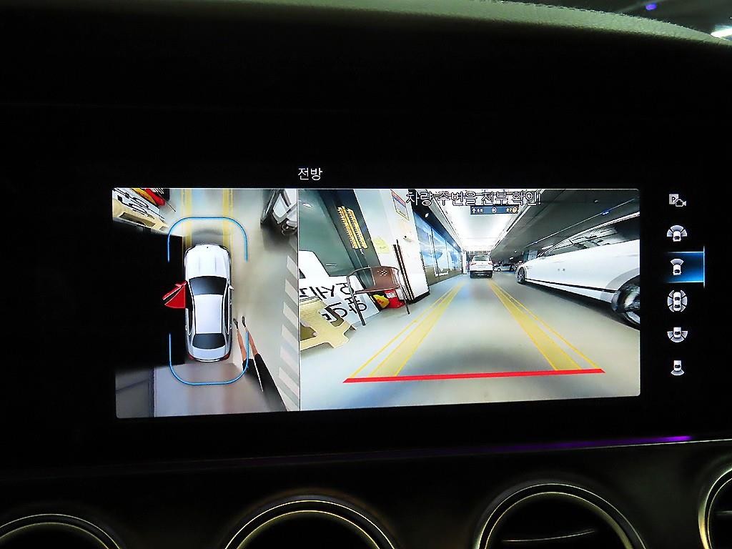 벤츠 E 클래스 E-클래스 W213 E220d 4MATIC AMG라인 이미지 14