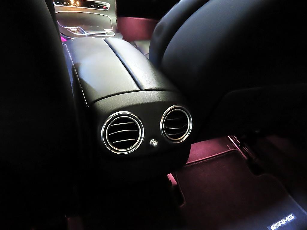 벤츠 E 클래스 E-클래스 W213 E220d 4MATIC AMG라인 이미지 16