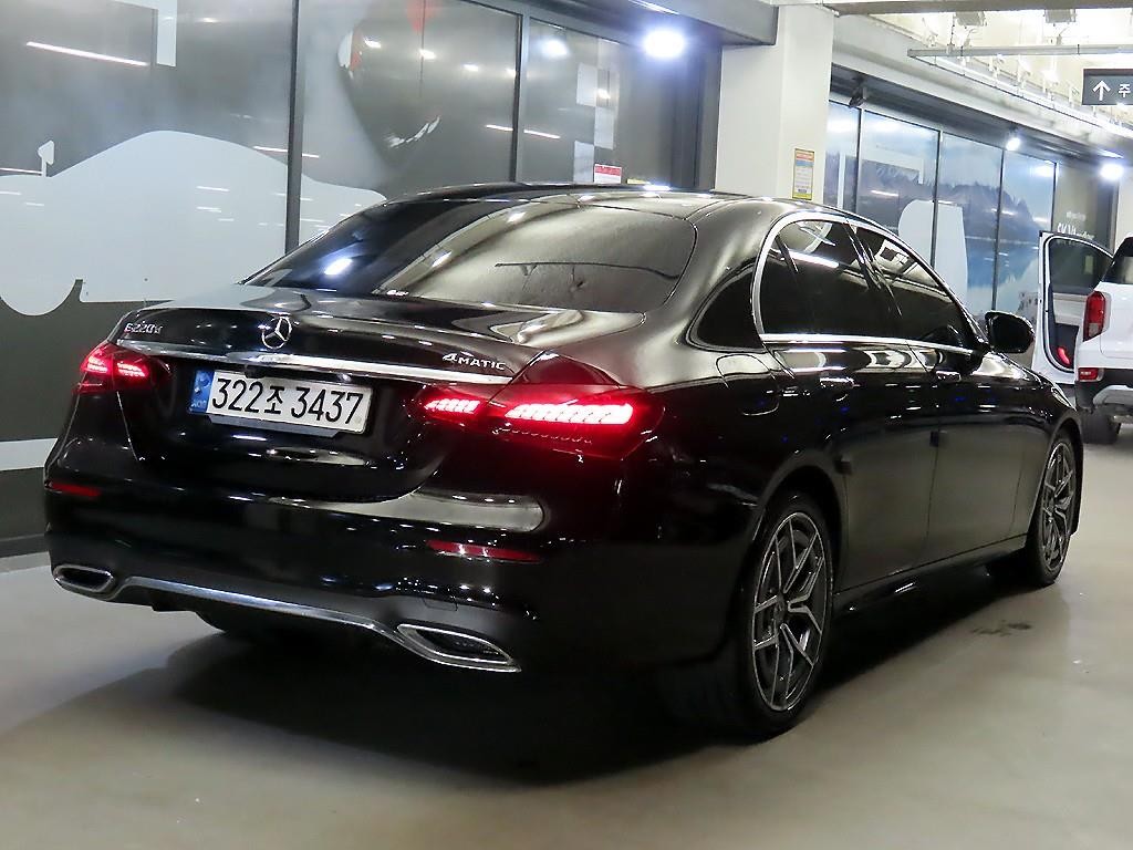 벤츠 E 클래스 E-클래스 W213 E220d 4MATIC AMG라인 이미지 4