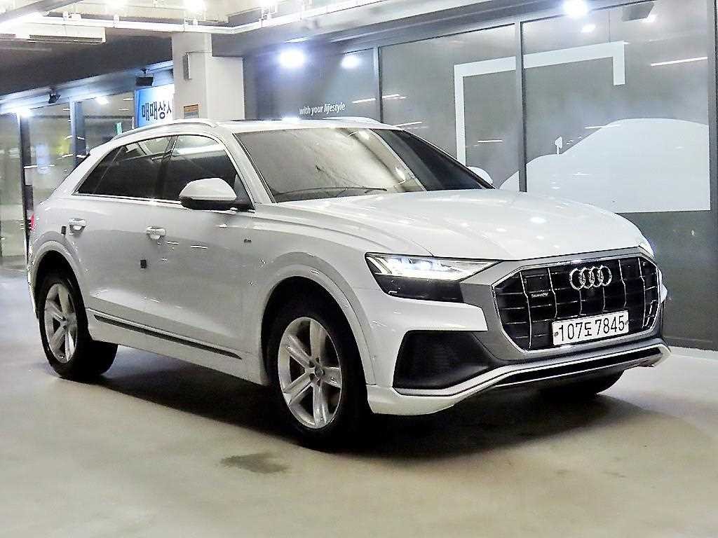 아우디 Q8 45 TDI 콰트로 프리미엄 이미지 1