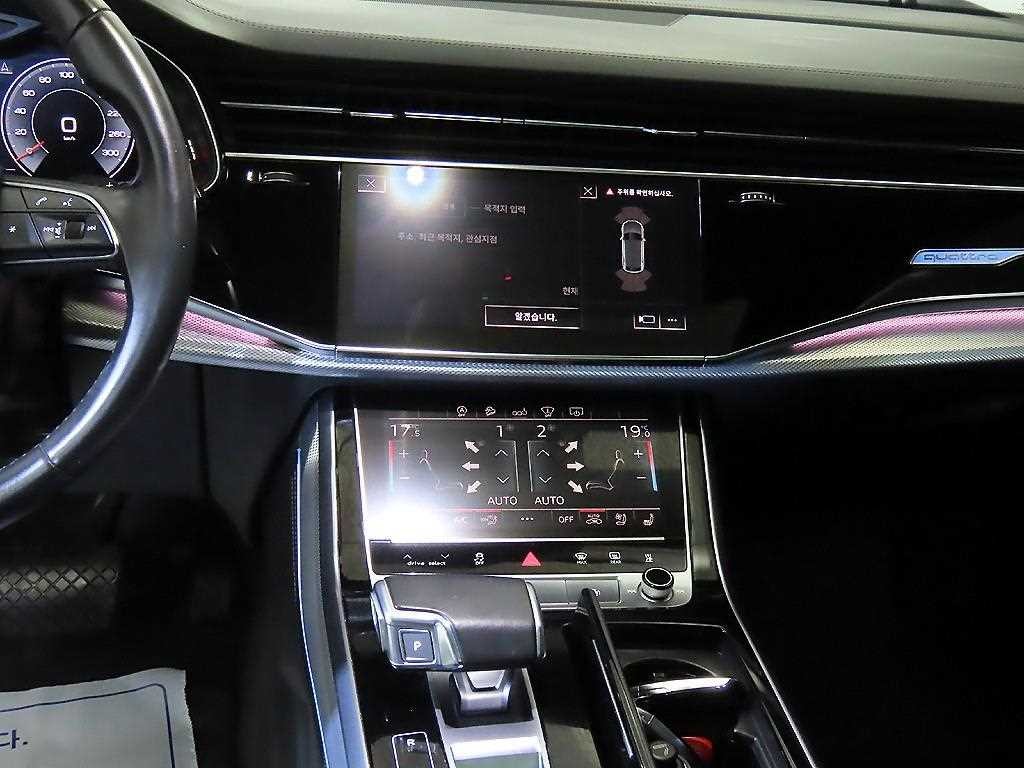아우디 Q8 45 TDI 콰트로 프리미엄 이미지 11
