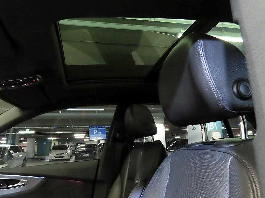 아우디 Q8 45 TDI 콰트로 프리미엄 이미지 15